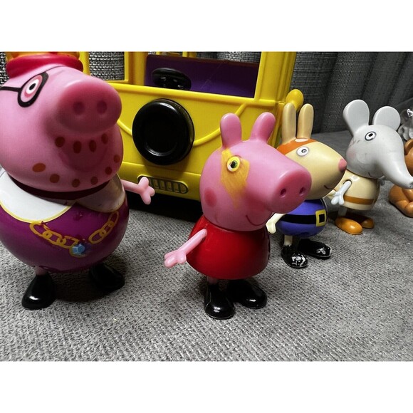 Peppa Pig Yellow Minivan Mini Camper Van Bus Jazwares Figures Lot - Picture 3 of 13